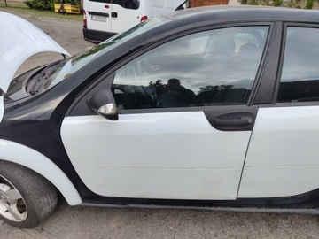 DVEŘE LEVÝ PŘEDNÍ SMART FORFOUR I 454 EVROPA BÍLÉ