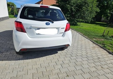 Toyota Yaris III 2015 TOYOTA YARIS 1.5 Hybrid 75 KM