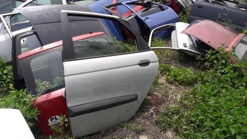 DVEŘE LEVÉ ZADNÍ RENAULT SCENIC MV632 2001R