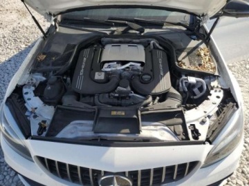 Mercedes Klasa C W206 2021 Mercedes-Benz Klasa C 2021 Mercedes-Benz C-Class AMG C 63 S 4.0 Benzyna, zdjęcie 6