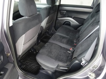 Mitsubishi Outlander II 2.4 MIVEC 170KM 2009 Mitsubishi Outlander 2.4, zdjęcie 13