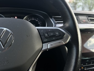 Volkswagen Passat B8 Variant Facelifting 2.0 TDI SCR 150KM 2022 Volkswagen Passat Variant | Hak | Nawigacja | APP, zdjęcie 24