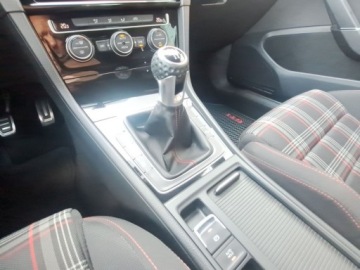 Volkswagen Golf VII GTI 3d Facelifting 2.0 TSI 245KM 2017 Volkswagen Golf Salon PL, Serwisowany, ACC, Ambiente, 2.0 Benzyna 244KM, zdjęcie 10