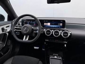 Mercedes CLA C118/X118 Coupe Facelifting 1.3 200 163KM 2025 MERCEDES-BENZ CLA 200 AMG Line Sedan 1.3 (163KM) 2025, zdjęcie 7
