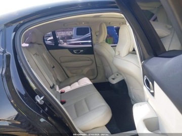 Volvo S60 III 2024 Volvo S60 B5 PLUS DARK THEME 2024, od ubezpieczalni 2.0 Benzyna 247KM, zdjęcie 7