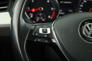 Volkswagen Passat B8 Variant 2.0 TDI BlueMotion SCR 150KM 2019 VW Passat 2.0 TDI, Salon Polska, Navi, Klima, zdjęcie 18