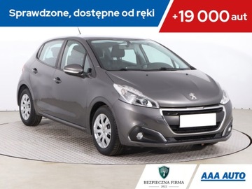 Peugeot 208 I Hatchback 5d Facelifting 1.2 PureTech 82KM 2019 Peugeot 208 1.2 PureTech, Salon Polska, Klima
