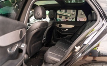 Mercedes Klasa C W205 Kombi 300 245KM 2018 Mercedes-Benz Klasa C Mercedes-Benz Klasa C W205 300 2.0 4Matic automat 24, zdjęcie 15