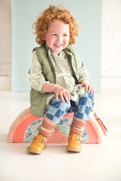 Манеж, беговел, ходунки для девочки года, плюш и дерево.