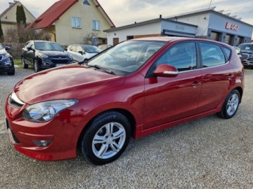 Hyundai i30 I CW Facelifting 1.4 DOHC 109KM 2011 Hyundai i30 Jak nowy 190 tys km z Niemiec pierwszy wlasciciel 1.4 benzyna, zdjęcie 3