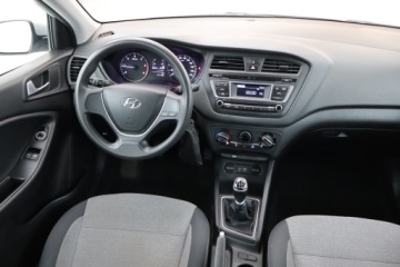 Hyundai i20 I Hatchback 5d Facelifting 1.1 CRDi 75KM 2015 Hyundai i20 1.1 CRDi, Salon Polska, Serwis ASO, zdjęcie 6