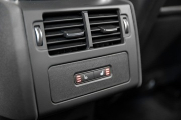 Land Rover Discovery V Terenowy Facelifting 3.0D I6 249KM 2024 Land Rover Discovery D250 Dynamic SE. 7-osobowy., zdjęcie 30