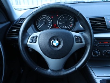 BMW Seria 1 E81/E87 Hatchback 5d E87 1.6 116i 115KM 2006 BMW 1 116i, Klima, Tempomat, Parktronic,ALU, zdjęcie 19