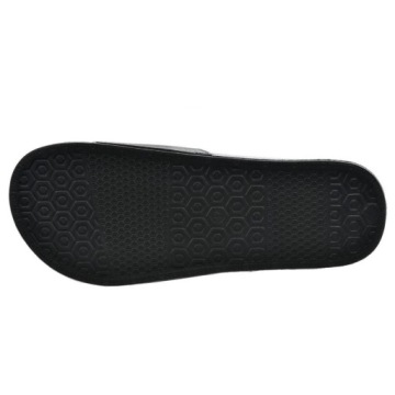 Женские большие звездные тапочки на пляжном бассейне вокруг дома