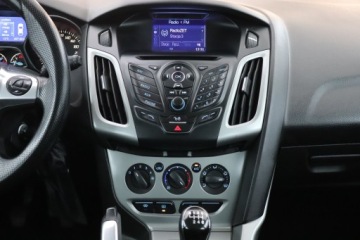 Ford Focus III Kombi 1.6 Duratorq TDCi DPF 115KM 2013 Ford Focus 1.6 TDCi, Navi, Klima, Parktronic,ALU, zdjęcie 11