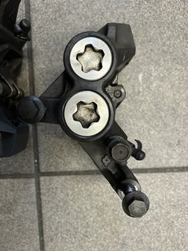 Yamaha Fazer FZ6 S2 Тормозной суппорт с АБС передний правый