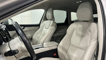 Volvo XC60 II 2022 Volvo XC 60 B5 AWD diesel Plus Dark, zdjęcie 15