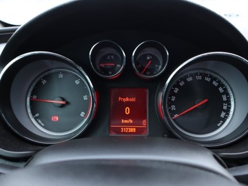 Opel Insignia I Sports Tourer 2.0 CDTI ECOTEC 160KM 2010 Opel Insignia 2.0 CDTI, Navi, Klima, Klimatronic, zdjęcie 10