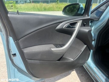 Opel Astra J Hatchback 5d 1.6 Turbo ECOTEC 180KM 2010 Opel Astra Opel Astra 1.6 Turbo Edition 1.6 Benzyna 180KM, zdjęcie 14