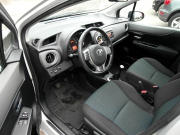 Toyota Yaris III Hatchback 5d 1.0 VVT-i 69KM 2012 Toyota Yaris Salon Polska Klimatyzacja Abs Wspomaganie BenzynaLPG 69KM, zdjęcie 22