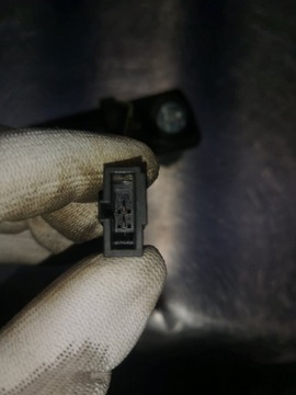 РУЧКА ЗАДНЕЙ ДВЕРИ ЗАДНЕЙ ДВЕРИ OE VAG SKODA FABIA I COMBI/СЕДАН