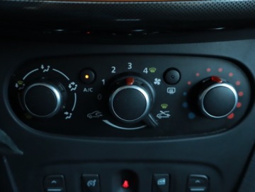 Dacia Logan II Sedan Facelifting 0.9 TCe 90KM 2018 Dacia Sandero 0.9 TCe, GAZ, Automat, Skóra, Navi, zdjęcie 12