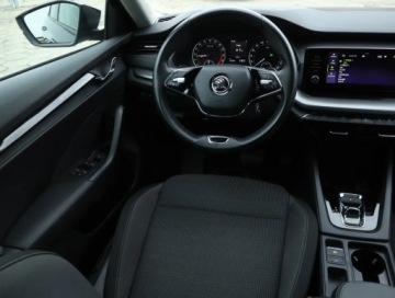 Skoda Octavia IV Kombi 2.0 TDI 150KM 2021 Skoda Octavia 2.0 TDI, Salon Polska, zdjęcie 6
