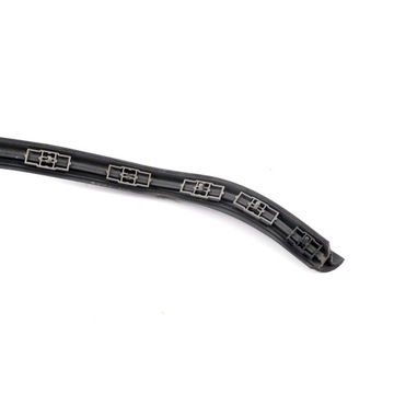 BMW X5 E53 Уплотнитель нижней правой задней двери