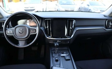 Volvo V60 II  Kombi 2.0 D3 150KM 2019 Volvo V60 NAVIGACJA, Grzane Fotele, Multifunkcja, Tempomat, Czujniki, Auto, zdjęcie 8