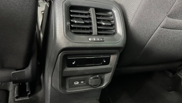 Volkswagen Tiguan II SUV Facelifting 2.0 TDI 150KM 2022 Volkswagen Tiguan Kamera Nawigacja Full LED Elektryczna klapa MOZLIWA ZAMI, zdjęcie 27