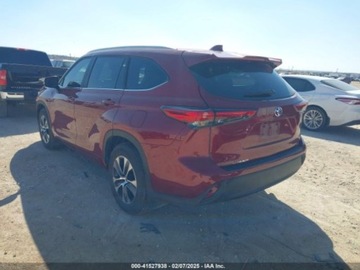 Toyota Highlander III 2023 Toyota Highlander XLE 2023 2.4l 2.4 Benzyna 265KM, zdjęcie 3