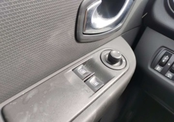 Renault Clio IV Hatchback 5d ENERGY dCi 90KM 2015 Renault Clio 2015r SALONOWY. 1.5 DCI. Uszkodzony tyl. Jezdzi. 1.5 Diesel, zdjęcie 10