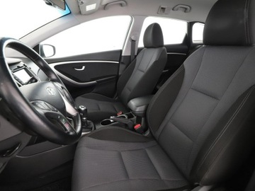 Hyundai i30 II Wagon Facelifting 1.6 CRDi 136KM 2016 Hyundai i30 navi klima auto kamera i czujniki, zdjęcie 12