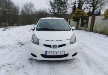 Toyota Aygo I Hatchback 3d 1.0 VVT-i 68KM 2010 Toyota Aygo mala tania niezawodna BEZ RDZY klima Benzyna 68KM, zdjęcie 14