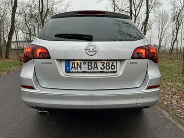 Opel Astra J Sports Tourer Facelifting 2.0 CDTI ECOTEC 165KM 2013 Opel Astra Sport Tourer 2.0 CDTI 165 KM 2013r. Xen, zdjęcie 6