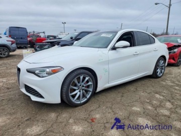 Alfa Romeo Giulia II Sedan 2.0 TBi 280KM 2018 Alfa Romeo Giulia 2018 ALFA ROMEO GIULIA Q4 2.0 Benzyna 280KM