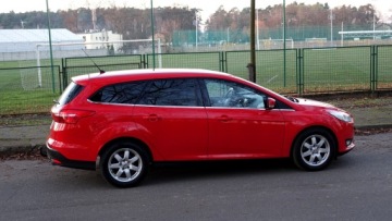 Ford Focus III Kombi Facelifting 2.0 TDCi 150KM 2016 .. Nawigacja .. Grzana Kierownica , Fotele i SZYBY .. Czujniki parkowania ., zdjęcie 13