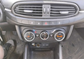 Fiat Tipo II Station Wagon 1.4 95KM 2020 Fiat Tipo 112020r, 1.4 LPG. Lekko uszkodzony lewy bok. Jezdzi.VAT 23 1.4, zdjęcie 13
