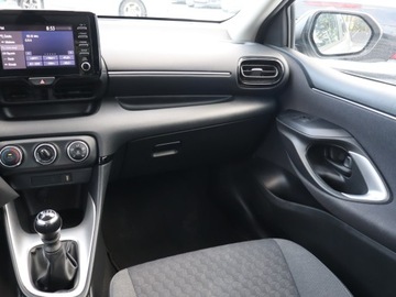 Toyota Yaris IV Hatchback 1.5 Dynamic Force 125KM 2023 Toyota Yaris 1.5 VVT-i, Salon Polska, zdjęcie 7