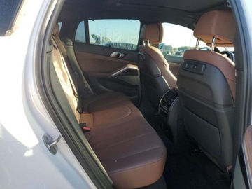 BMW X6 G06 2021 BMW X6 M50i 2021 4.4l 4.4 Benzyna 523KM, zdjęcie 11