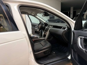 Land Rover Discovery Sport SUV 2.0 Si4 240KM 2017 Land Rover Discovery Sport 2.0 Benzyna 240KM, zdjęcie 33