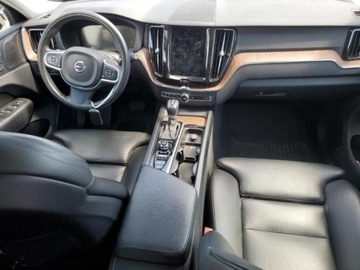 Volvo XC60 II 2019 Volvo XC 60 2019, 2.0L, 4x4, T6 MOMENTUM, po gradobiciu, zdjęcie 6