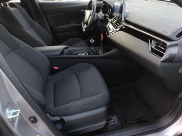 Toyota C-HR I Crossover 1.2L Turbo 116KM 2016 Toyota C-HR 1.2 T GPF Premium 1.2 T 116KM Premium, zdjęcie 9