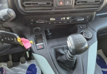 Citroen Berlingo III Osobowy M 1.2 PureTech 110KM 2019 Citroen Berlingo NaviParktronikTempomatLed 1.2 Benzyna 110KM, zdjęcie 26