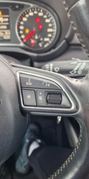 Audi A1 I Hatchback 3d 1.6 TDI 105KM 2010 Audi A1 3-drzwiowe Audi A1 3-drzwiowe 1.6 TDI Attraction 1.6 Diesel 105KM, zdjęcie 15