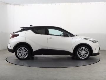 Toyota C-HR I Crossover 1.8 Hybrid 122KM 2018 Toyota C-HR 1.8 Hybrid, Salon Polska, Serwis ASO, zdjęcie 5