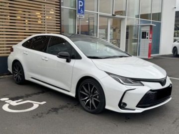 Toyota Corolla XII Sedan Facelifting 1.8 Hybrid 140KM 2026 Od ręki - GR Sport 1.8 Hybrid 140KM | Martwe pole!, zdjęcie 2
