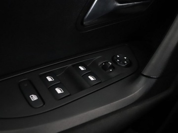 Peugeot 2008 II SUV 1.2 PureTech 100KM 2020 Peugeot 2008 navi kamera tempomat, zdjęcie 36