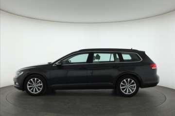 Volkswagen Passat B8 Variant 2.0 TDI BlueMotion SCR 150KM 2016 VW Passat 2.0 TDI, Automat, Navi, Klima, zdjęcie 2