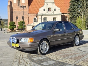 Ford Sierra II Hatchback 2.0 i 16V 115KM 1987 Ford Sierra 2.0i GL Klimatyzacja, Zabytkowy (żółte tablice), z Hiszpanii